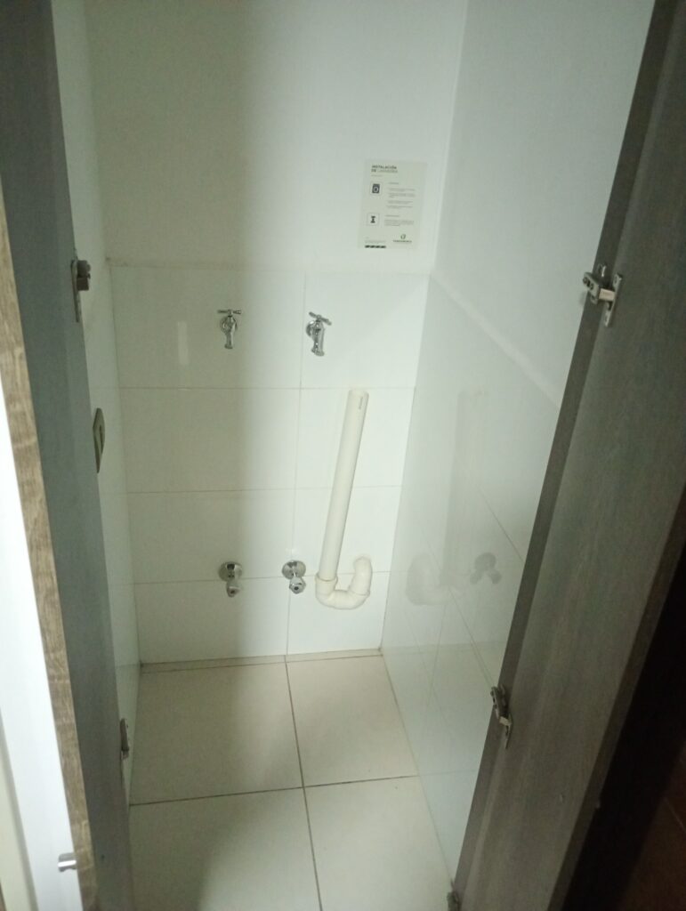 Sector de lavado de un departamento después de limpieza profunda